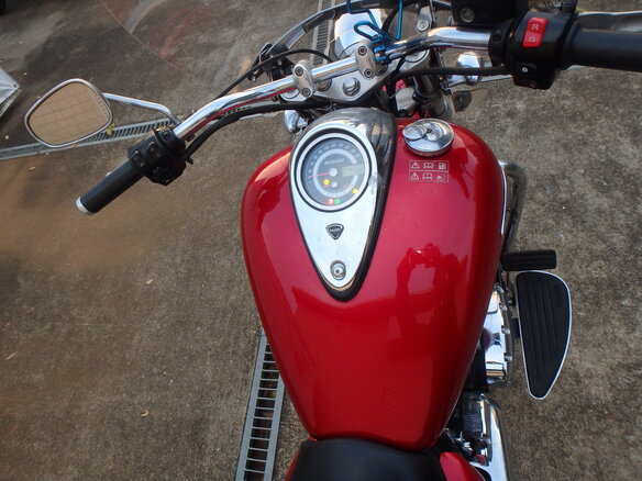 2010 Triumph Thunderbird 1600, красный, 900000 рублей - вид 17