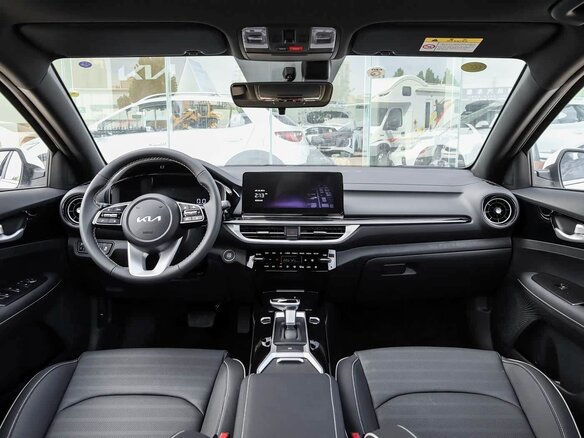 2026 Kia K3 II (China Market) Рестайлинг, белый, 1905000 рублей - вид 4