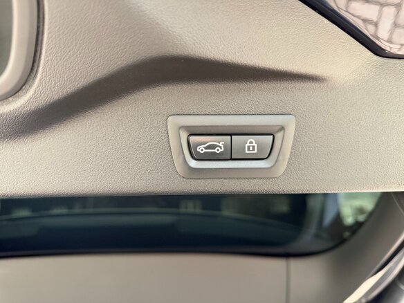 2018 BMW X5 50i IV (G05/G18), чёрный, 4700000 рублей - вид 16