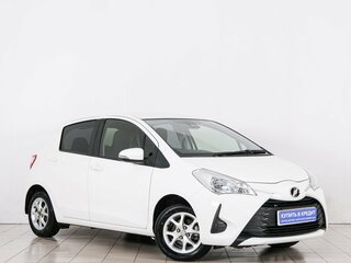 2019 Toyota Vitz III (XP130) Рестайлинг 2, белый, 999000 рублей, вид 1