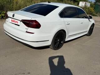 2016 Volkswagen Passat (North America and China) I Рестайлинг, белый, 1700000 рублей, вид 4