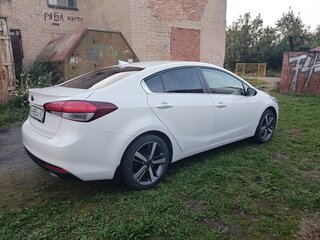 2017 Kia Cerato III Рестайлинг (Classic), белый, 1550000 рублей, вид 5