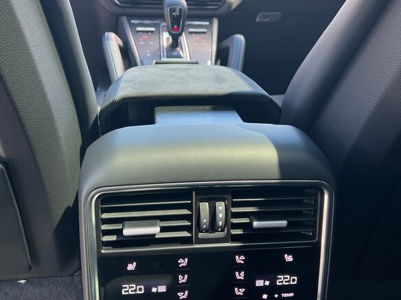 2021 Porsche Cayenne GTS Coupé III, чёрный, 13500000 рублей - вид 9