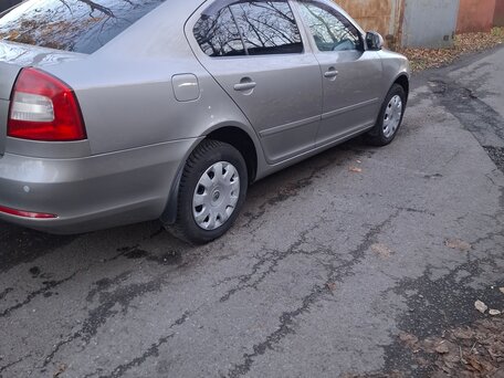 2009 Skoda Octavia II (A5) Рестайлинг, серый, 550000 рублей, вид 5