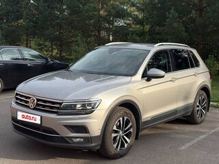 2019 Volkswagen Tiguan II, серый, 2649999 рублей, вид 2