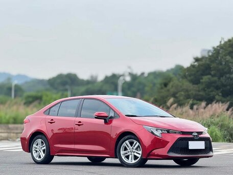 2022 Toyota Levin XII (E210), красный, 1700000 рублей, вид 3