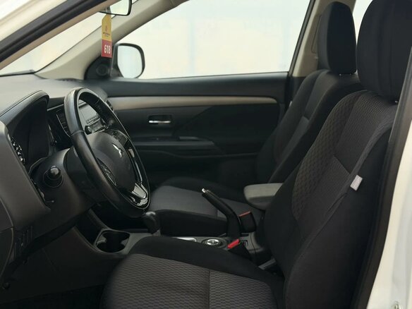 2015 Mitsubishi Outlander III Рестайлинг, белый - вид 8