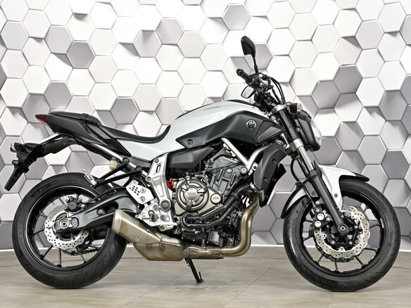 2014 Yamaha MT-07 (FZ-07), белый, 625000 рублей - вид 2