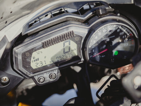 2012 Yamaha FZ1, белый, 500000 рублей, вид 3