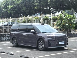 2025 Zeekr 009 140 kWh I Рестайлинг, серебристый, 8699017 рублей, вид 2
