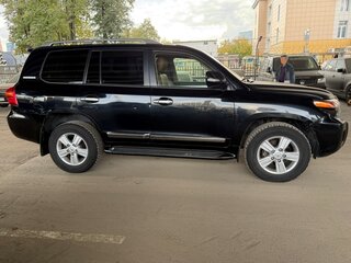 2014 Toyota Land Cruiser 200 Series Рестайлинг 1, чёрный, 4513000 рублей, вид 4