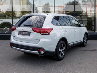 2016 Mitsubishi Outlander III Рестайлинг 2, белый, 1883600 рублей, вид 3