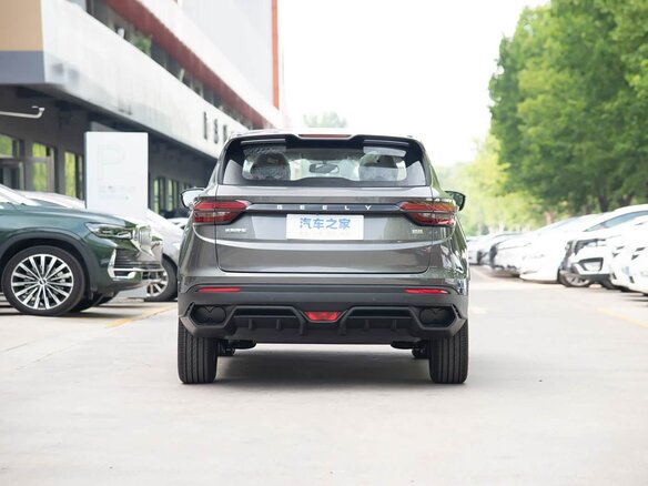 2026 Geely Coolray (Binyue L) I Рестайлинг 2, серый, 1960000 рублей - вид 4