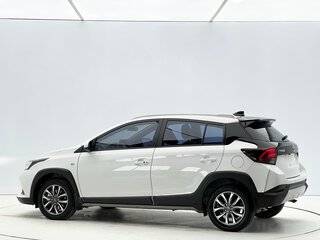2022 Toyota Yaris L X XP150 Рестайлинг, белый, 1090000 рублей, вид 5