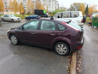 2010 Ford Focus II Рестайлинг, фиолетовый, 375000 рублей, вид 4