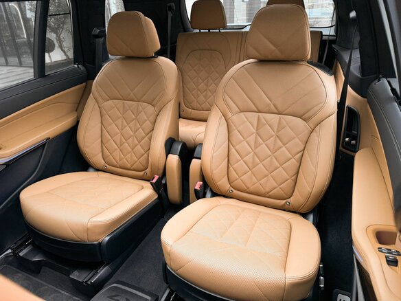 2025 BMW X7 40i I (G07) Рестайлинг, серый, 13999000 рублей - вид 5