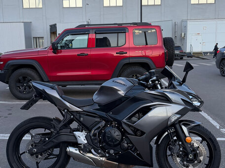 2021 Kawasaki Ninja 650, чёрный, 780000 рублей, вид 1
