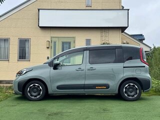 2023 Toyota Sienta III, зелёный, 1315000 рублей, вид 2