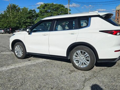 2022 Mitsubishi Outlander IV, белый, 3200000 рублей, вид 4