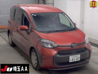 2023 Toyota Sienta III, красный, 1139000 рублей, вид 1