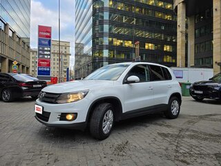 2015 Volkswagen Tiguan I Рестайлинг, белый, 1450000 рублей, вид 1