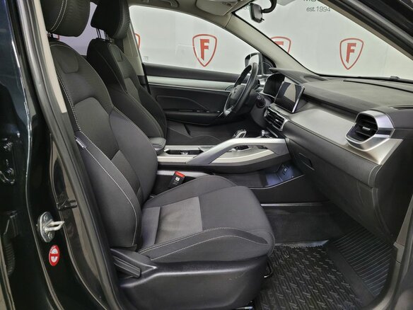 2021 Geely Coolray I, чёрный, 1350777 рублей - вид 13