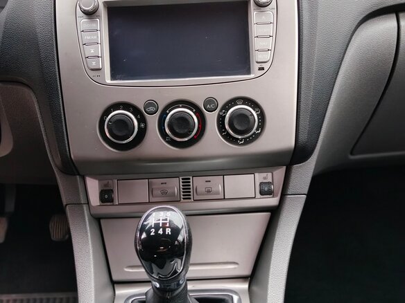 2010 Ford Focus II Рестайлинг, серебристый, 700000 рублей - вид 7
