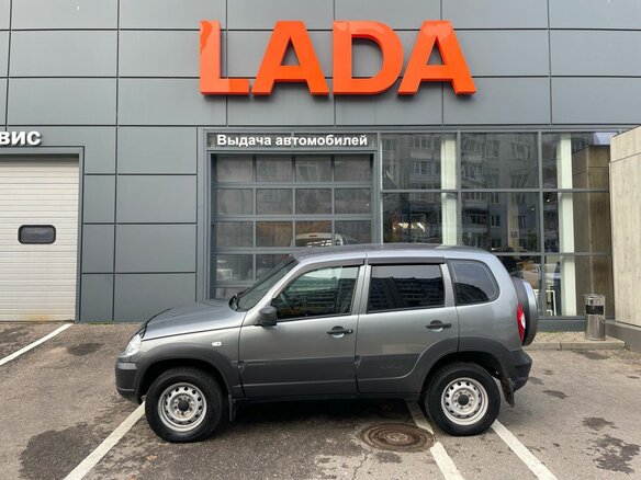 2020 Lada (ВАЗ) Niva, серый, 795000 рублей - вид 7