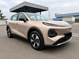 2026 Changan Qiyuan Q05 40.3 kWh II, бежевый, 1940000 рублей, вид 4
