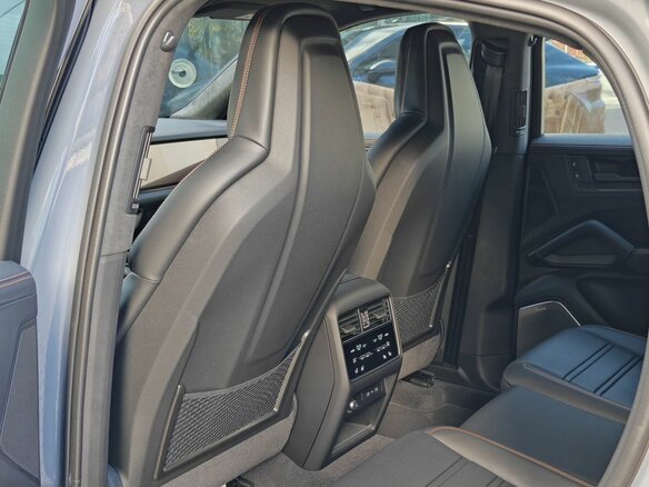 2026 Porsche Cayenne Turbo GT Coupé III Рестайлинг, серый, 36780000 рублей - вид 12