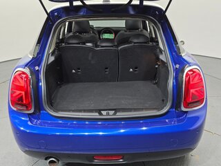 2018 Mini Hatch Cooper III (F55/F56) Рестайлинг, синий, 1360000 рублей, вид 4