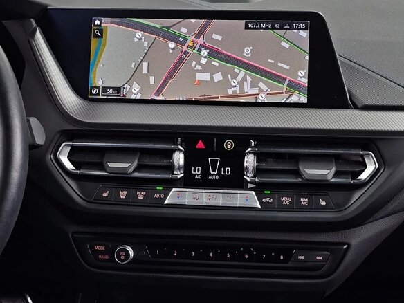 2022 BMW 1 серии 120i III (F40), чёрный, 4381237 рублей - вид 13