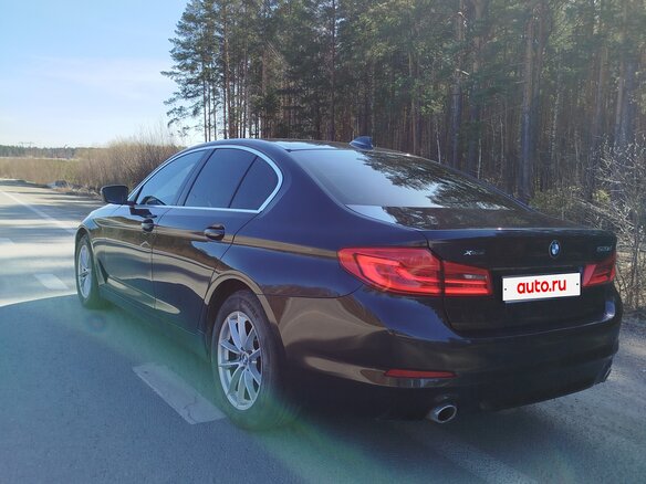 2019 BMW 5 серии 520d xDrive VII (G30/G31/G38), чёрный, 2950000 рублей - вид 3