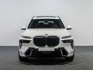 2026 BMW X7 40i I (G07) Рестайлинг, белый, 16750000 рублей, вид 2
