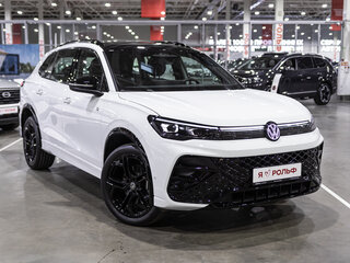 2025 Volkswagen Tiguan L Pro III (China Market), белый, 5000000 рублей, вид 4