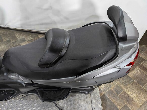 2013 Suzuki Burgman (SkyWave) 650, серебристый, 639000 рублей - вид 12