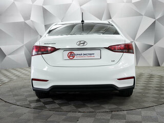 2017 Hyundai Solaris II, белый, 896000 рублей, вид 4