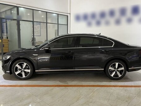 2022 Volkswagen Magotan B8 Рестайлинг, чёрный, 2300000 рублей, вид 4