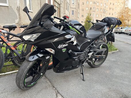 2020 Kawasaki Ninja 400, чёрный, 600000 рублей, вид 2