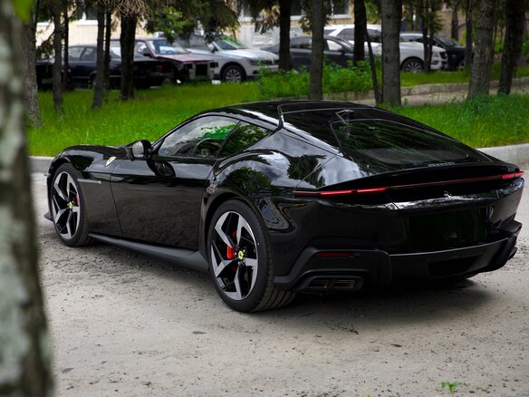 2026 Ferrari 12Cilindri, чёрный, 59900000 рублей - вид 2