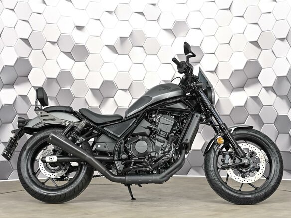 2023 Honda CMX 1100 Rebel, серый, 977000 рублей - вид 2