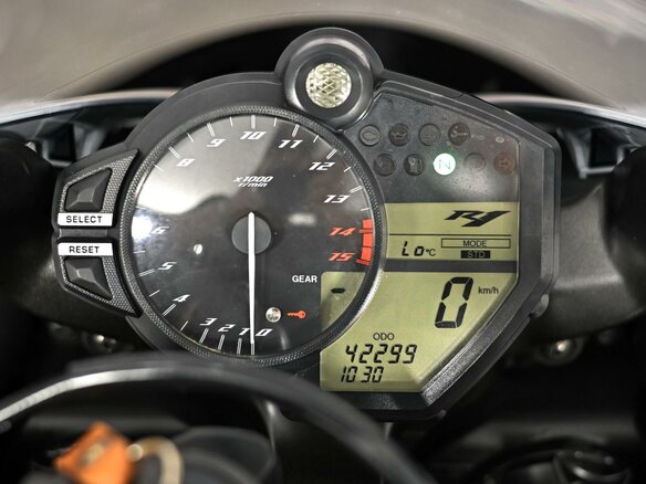 2009 Yamaha YZF-R1, белый, 899000 рублей - вид 8