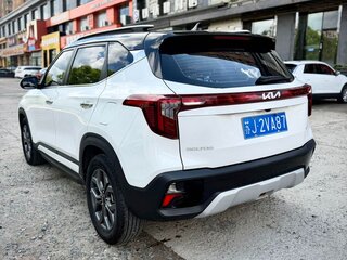 2022 Kia Seltos I Рестайлинг, белый, 1650000 рублей, вид 5