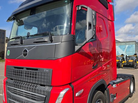 2026 Volvo FH, красный, 18300000 рублей, вид 1