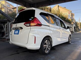 2022 Honda Freed II Рестайлинг, белый, 1350000 рублей, вид 4