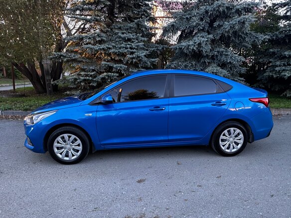 2017 Hyundai Solaris II, синий, 1150000 рублей - вид 3
