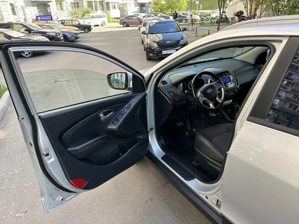 2011 Hyundai ix35 I, серый, 1135000 рублей - вид 6