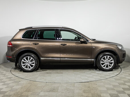 2013 Volkswagen Touareg II, коричневый, 2599700 рублей, вид 4