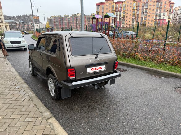 2020 Lada (ВАЗ) 2121 (4x4) I Рестайлинг (2020), коричневый, 750000 рублей - вид 3