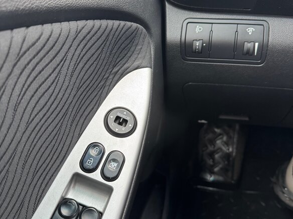 2011 Hyundai Solaris I, чёрный, 770000 рублей - вид 13